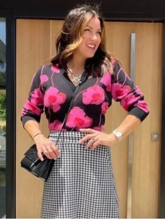 Cabi Style 4102 Rococo Pullover - like new! - Picture 6 of 8